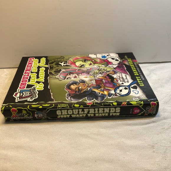 Monster High Ghoul friends Just want To Have Fun Book 2 2013 Hard Cover - Picture 2 of 8